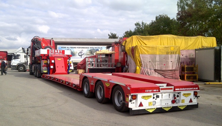 A low loader trailer capable of carrying a heavy load